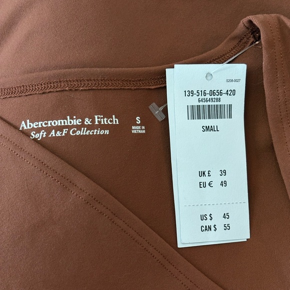 Abercrombie & Fitch Womens Bodysuit Sz Small Long Sleeve Asymmetrical Neck NEW - Picture 4 of 6